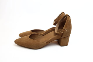 Bared tan suede low heel shoes size 39 Bared preloved second hand clothes 1
