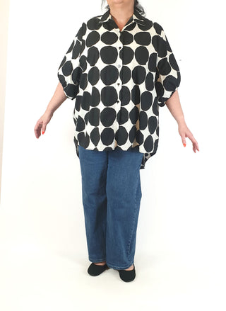 Slate the Label black and white polka dot oversize short sleeve shirt size M/L