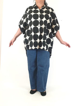 Slate the Label black and white polka dot oversize short sleeve shirt size M/L