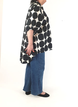 Slate the Label black and white polka dot oversize short sleeve shirt size M/L