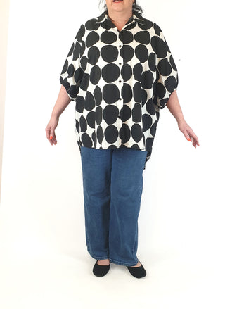 Slate the Label black and white polka dot oversize short sleeve shirt size M/L