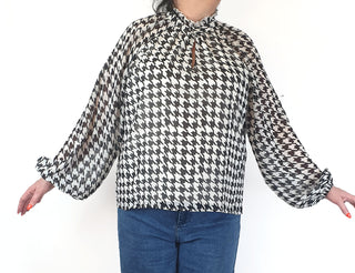 Atmos & Here houndstooth print long sleeve top size 16