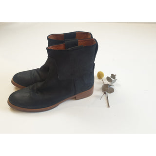 Rag & Bone black brushed leather boots with low wooden heel size 38 Rag & Bone preloved second hand clothes 1