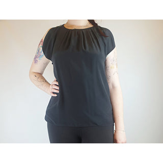 Country Road black 100% silk top with contrasting white detail size 12 Country Road preloved second hand clothes 1