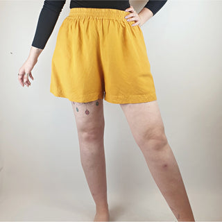 Obus mustard linen mix shorts with elastic waist band, and pockets size 12 Obus preloved second hand clothes 1