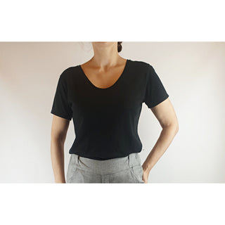Bul black tee shirt with lovely V-neckline size 6 (fits sizes 6-8) Bul preloved second hand clothes 1