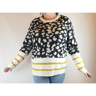 soft knit jumper with contrasting front prints size XL (best fits size 16) Unknown preloved second hand clothes 1