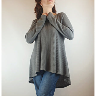 Leoni grey long sleeve oversize top / jumper size S (best fits size 10) Leonie preloved second hand clothes 2