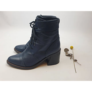 Beau Coops pre-owned navy leather laceup boots with chunky black heel size 38 Beau Coops preloved second hand clothes 1