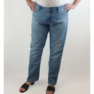 Uniqlo light denim straight leg style jeans size 36 (best fits size 16-18) Uniqlo preloved second hand clothes 3