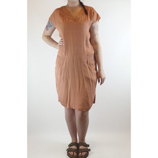 Mesop peach silky feel dress with cap sleeves size 12 Mesop preloved second hand clothes 1