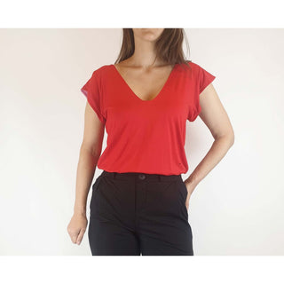 Reversible tee shirt top with red and pink sides best fits size 8 Unknown preloved second hand clothes 3