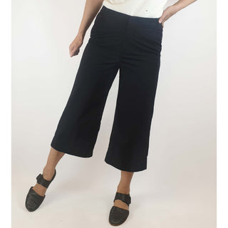 Marimekko x Uniqlo black cropped wide leg pants size XS (best fits size 8) Uniqlo preloved second hand clothes 1