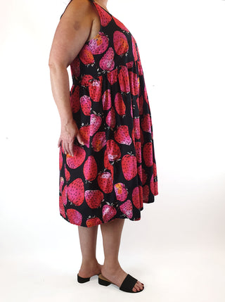 Karla Cola strawberry print dress size XXL Karla Cola preloved second hand clothes 5