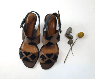 Clarks brown leather heels with black detail size UK 5 / AU 7 (best fits 7.5) Clarks preloved second hand clothes 2