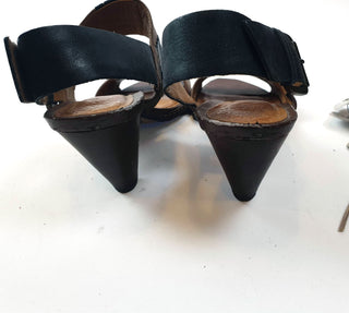 Clarks brown leather heels with black detail size UK 5 / AU 7 (best fits 7.5) Clarks preloved second hand clothes 11