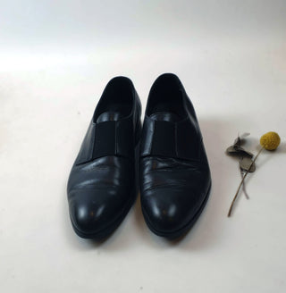 Country Road black leather flat shoes size 40 Country Road preloved second hand clothes 3