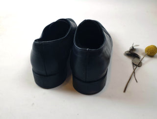 Country Road black leather flat shoes size 40 Country Road preloved second hand clothes 9