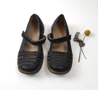 Hinako brown leather mary jane style shoes size 39 Hinako preloved second hand clothes 2