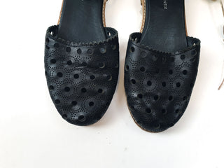 Django & Juliette black perforated leather shoes with ankle strap size 38 Django & Juliette preloved second hand clothes 4