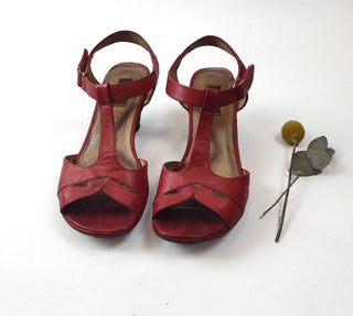 Miz Mooz "Carter" red leather low heeled sandals size 37 Miz Mooz preloved second hand clothes 4