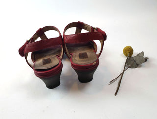 Miz Mooz "Carter" red leather low heeled sandals size 37 Miz Mooz preloved second hand clothes 8