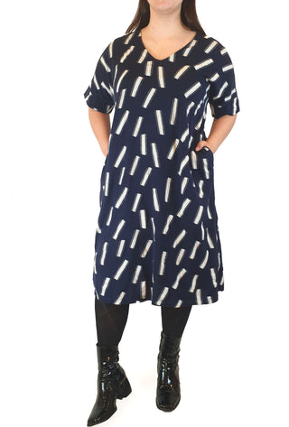 Elk navy dress with white stripe print size M/L, easily fits up to a size 16 Elk preloved second hand clothes 3