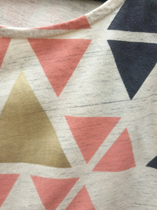 Gorman grey tee shirt with gold, pink and navy triangle print size 14 Gorman preloved second hand clothes 8