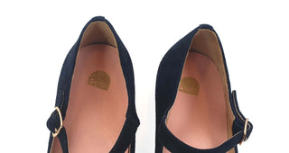 Bared navy suede mary jane style shoes size 39 (comes with box) Bared preloved second hand clothes 4