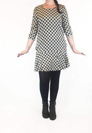 Country Road black and white gingham 93% silk 3/4 sleeve dress size 12 Dear Little Panko preloved second hand clothes 4