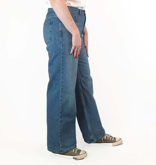 Uniqlo mid-denim wide leg jeans size 29, best fits 12-14 Uniqlo preloved second hand clothes 5