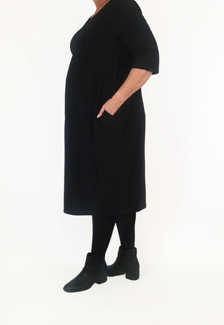 Tirelli black half sleeve dress size XL