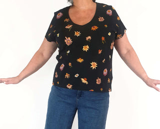 Nancybird black flower print tee shirt size 18 Nancybird preloved second hand clothes 1