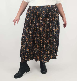 Kholo black pleated floral skirt size K5 Kholo preloved second hand clothes 4