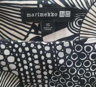 Marimekko + Uniqlo sleeveless black print dress size XS Uniqlo preloved second hand clothes 8