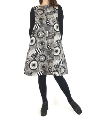 Marimekko + Uniqlo sleeveless black print dress size XS Uniqlo preloved second hand clothes 2