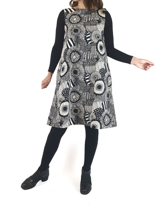 Marimekko + Uniqlo sleeveless black print dress size XS Uniqlo preloved second hand clothes 1