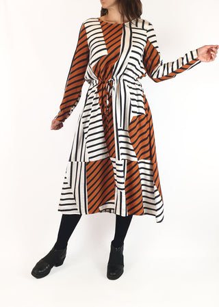 Elk brown, white and black striped long sleeve dress size 8 (note: pull at back) Elk preloved second hand clothes 1