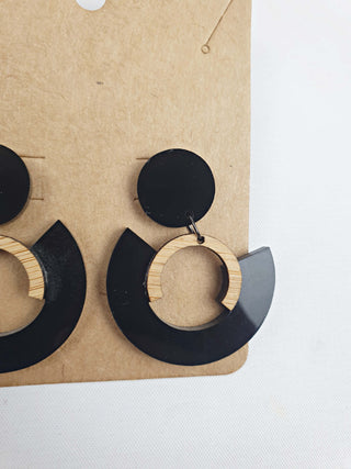 Black and wood stud dangly earrings Unknown preloved second hand clothes 3