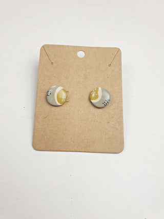 Grey and green stud earrings Unknown preloved second hand clothes 1