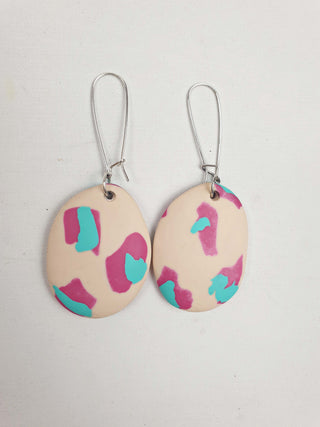 Emily green cute pink and blue hook earrings Emily Green preloved second hand clothes 4