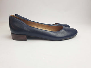Gino Ventori deep navy leather flat shoes size 41 Gina Ventori preloved second hand clothes 1