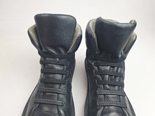 Camper black flat leather boots size 38 Camper preloved second hand clothes 6