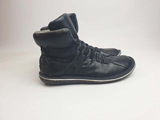 Camper black flat leather boots size 38 Camper preloved second hand clothes 1