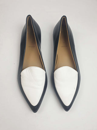 Everlane black and white flat leather shoes size 10 Everlane preloved second hand clothes 1