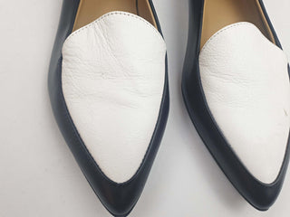 Everlane black and white flat leather shoes size 10 Everlane preloved second hand clothes 4