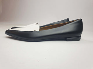 Everlane black and white flat leather shoes size 10 Everlane preloved second hand clothes 3
