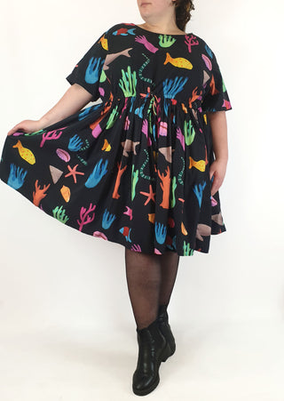 Jericho Road black dress with sea flora and fauna print size 22