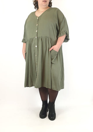 Proud Poppy olive green half sleeve dress size 28