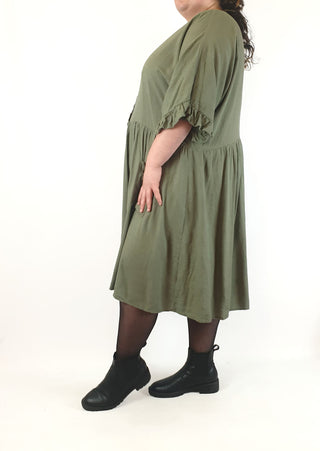 Proud Poppy olive green half sleeve dress size 28